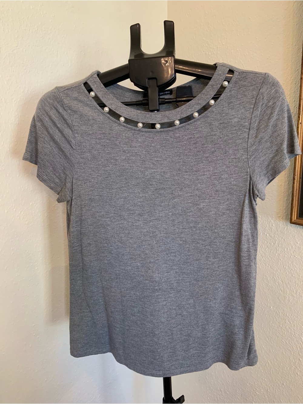 Cable & Gauge Grey Pearl-Trim Short Sleeve Top